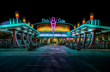 Flos-V8-Cafe-Background-2